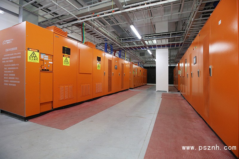 圖二 數(shù)據(jù)中心巴拿馬電源顛覆了傳統(tǒng)IDC供電架構(gòu)，讓供電傳輸一步到位，更加高效和可靠