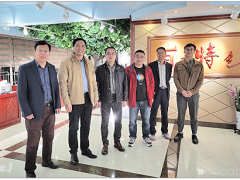 丹東百特總經(jīng)理董青云全程陪同農(nóng)藥協(xié)會(huì)專家蒞臨參觀