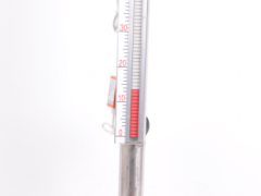 惠科達(dá)助你如何使用頂部安裝的磁性翻板液位計(jì)保證加工廠的可靠連接？