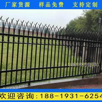 東莞鐵藝鋅鋼防爬護(hù)欄廠 工地藍(lán)白色