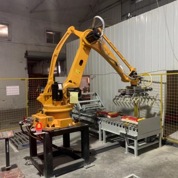 工業(yè)碼垛機(jī)器人應(yīng)用優(yōu)勢(shì)及品牌商