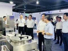 上海松江區(qū)委書記程向民一行蒞臨辰竹交流