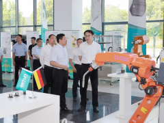 聚焦高端裝備與智能制造，趙巖副省長(zhǎng)蒞臨埃斯頓自動(dòng)化開(kāi)展深度調(diào)研